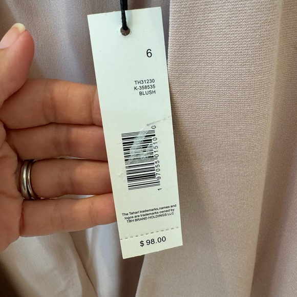 Tahari Jacket, Light Weight, New With Tag - Picture 3 of 4